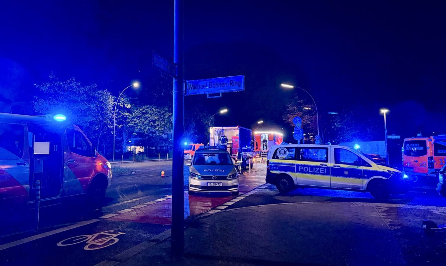 Exploding Apallo 13 Explosion an der Sonnenallee – 47 Verletzte bei Wohnungsbrand in ...