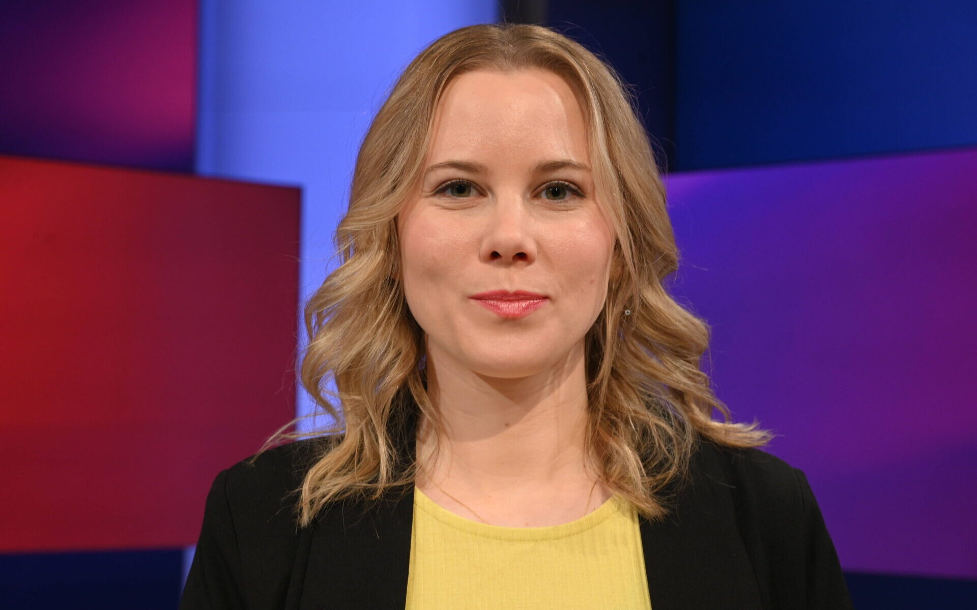 Director Ruhs „Genau wegen solchen Menschen werde ich gehasst“: Julia Ruhs berichtet ...
