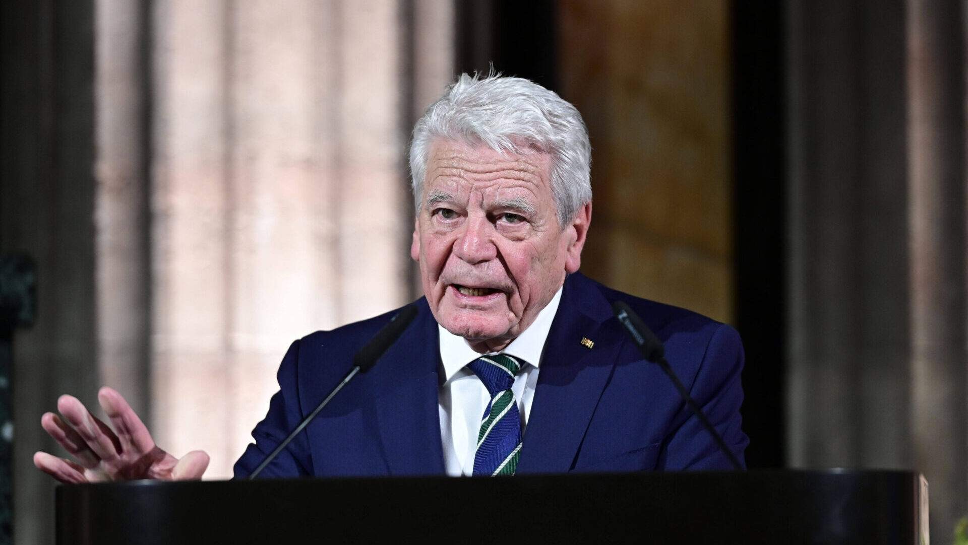 Damit Bürger „Zumutungen akzeptieren“: Gauck fordert härtere Gangart durch die Politik